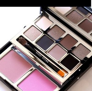 Bobbi Brown delux cheek and que palette.